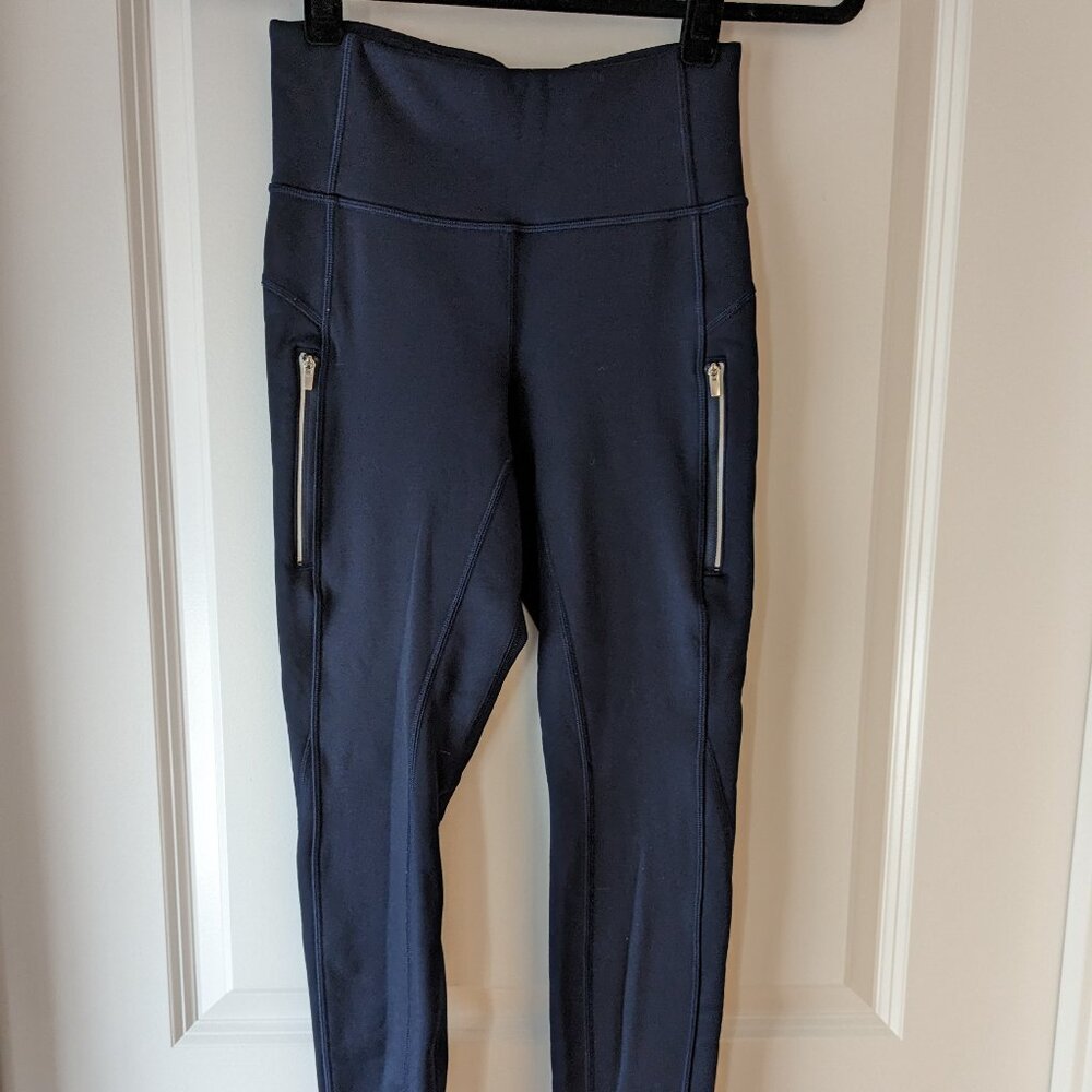 XS Athleta Rainier 7/8 legging, navy blue